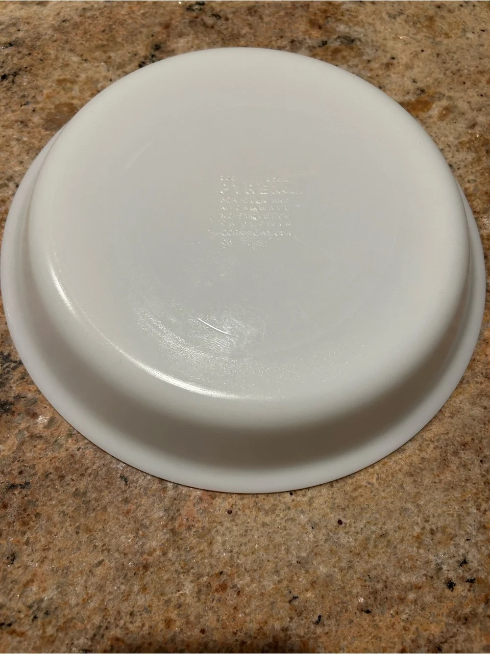 PYREX #209 Vintage Opal Milk Glass Pie Baking Dish 9” (inner dia.)CORNING NY USA